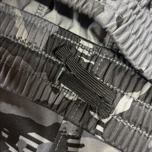 Adidas NWT Youth Black and Gray Camouflage Shorts - Picture 6 of 6